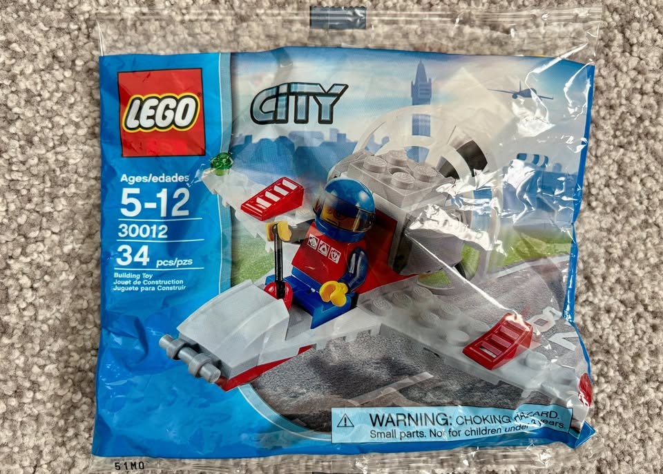 LEGO 30012: City Airport Microlight - $10 | Bonnect
